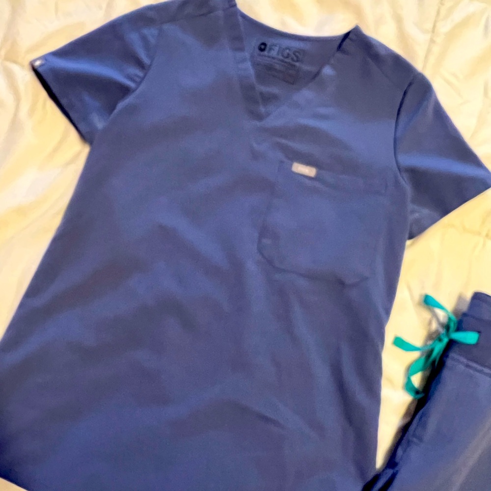 Set of Figs scrubs